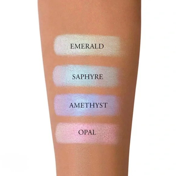 Kat Von D Holographic Eyeshadow Palette with Amethyst and Opal - Picture 5 of 5